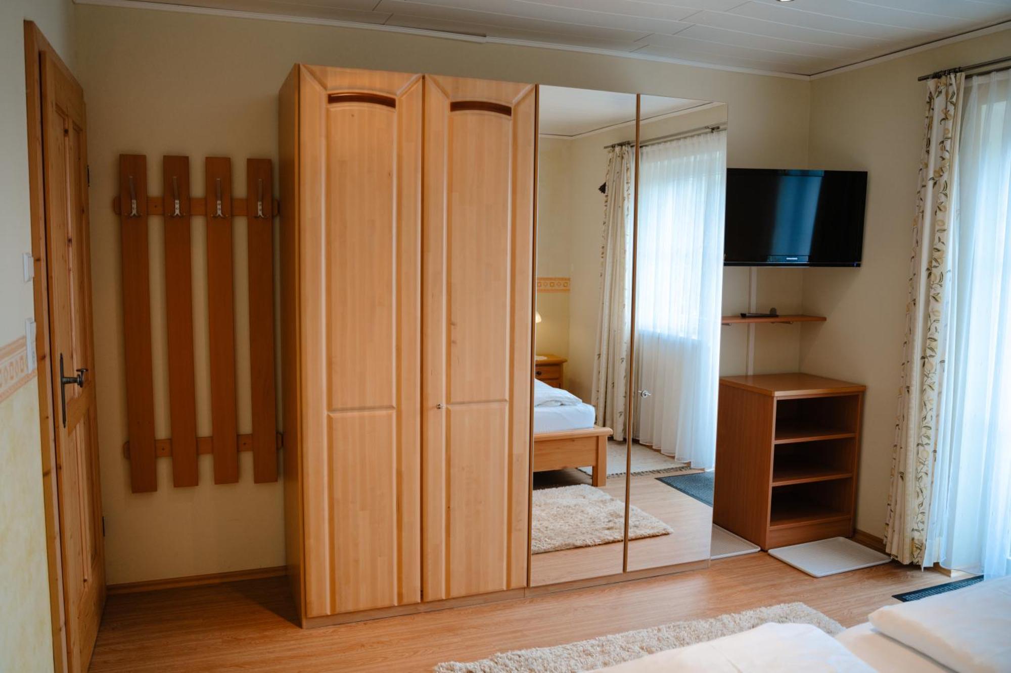 Ertlschweigerhaus Pension - Appartements - Zimmer Donnersbach Eksteriør bilde