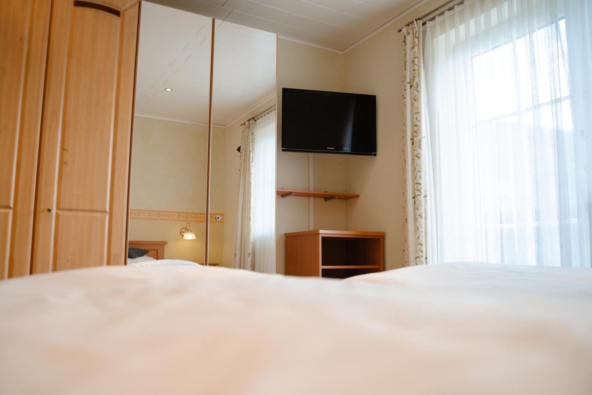 Ertlschweigerhaus Pension - Appartements - Zimmer Donnersbach Eksteriør bilde