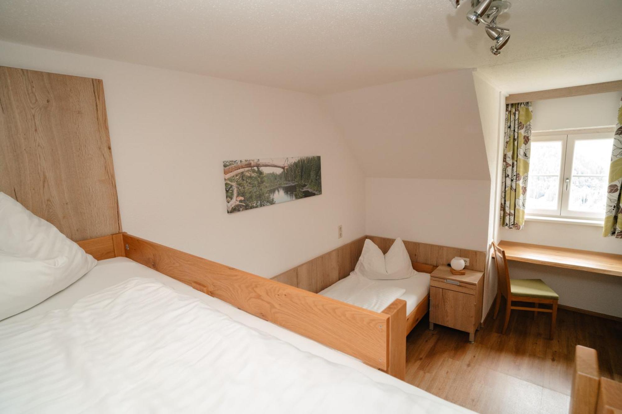 Ertlschweigerhaus Pension - Appartements - Zimmer Donnersbach Eksteriør bilde
