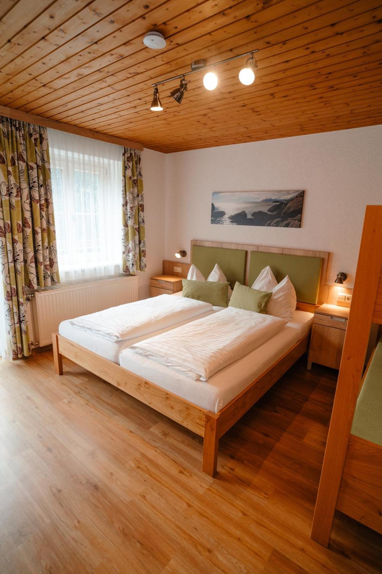Ertlschweigerhaus Pension - Appartements - Zimmer Donnersbach Eksteriør bilde